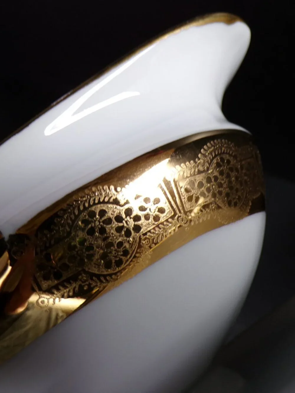 Vintage Gravy Boat with Attached Underplate Bavaria Superior Karat Gold Trim